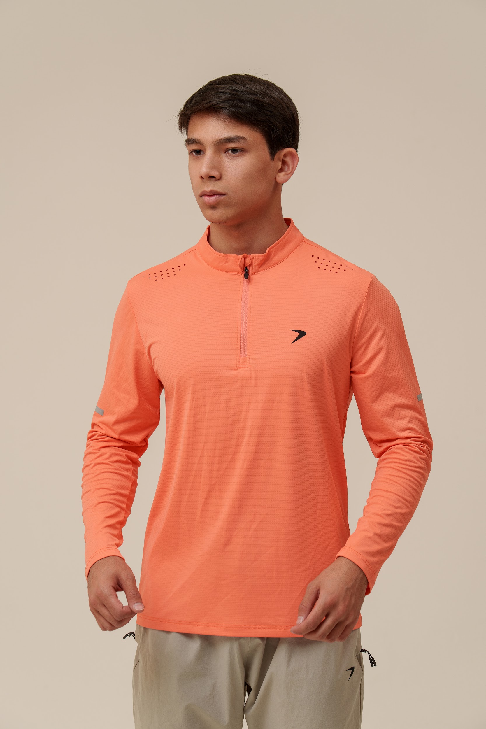 Erkaklar uchun uzun yengli sport kiyim