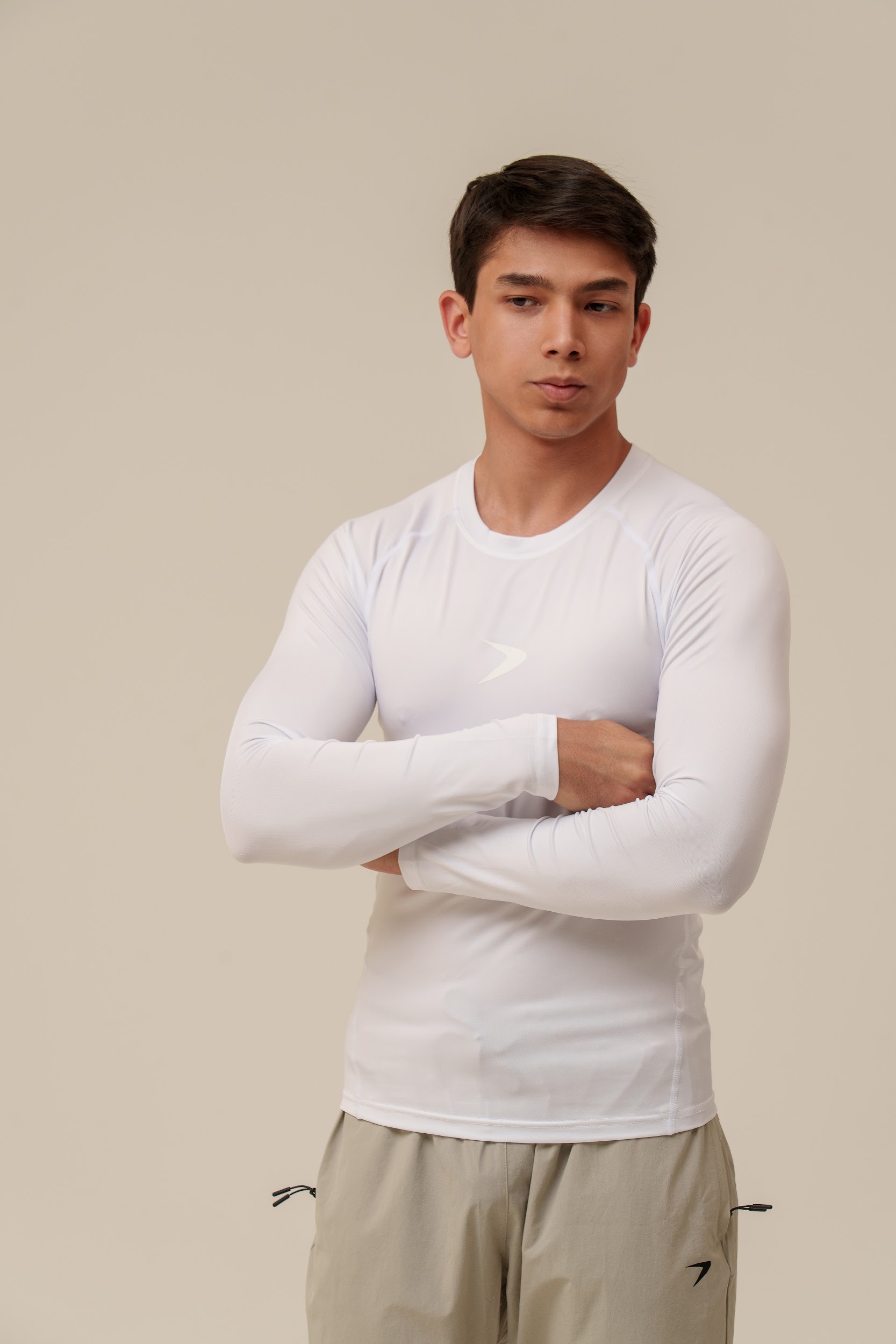Erkaklar uchun uzun yengli sport kiyim
