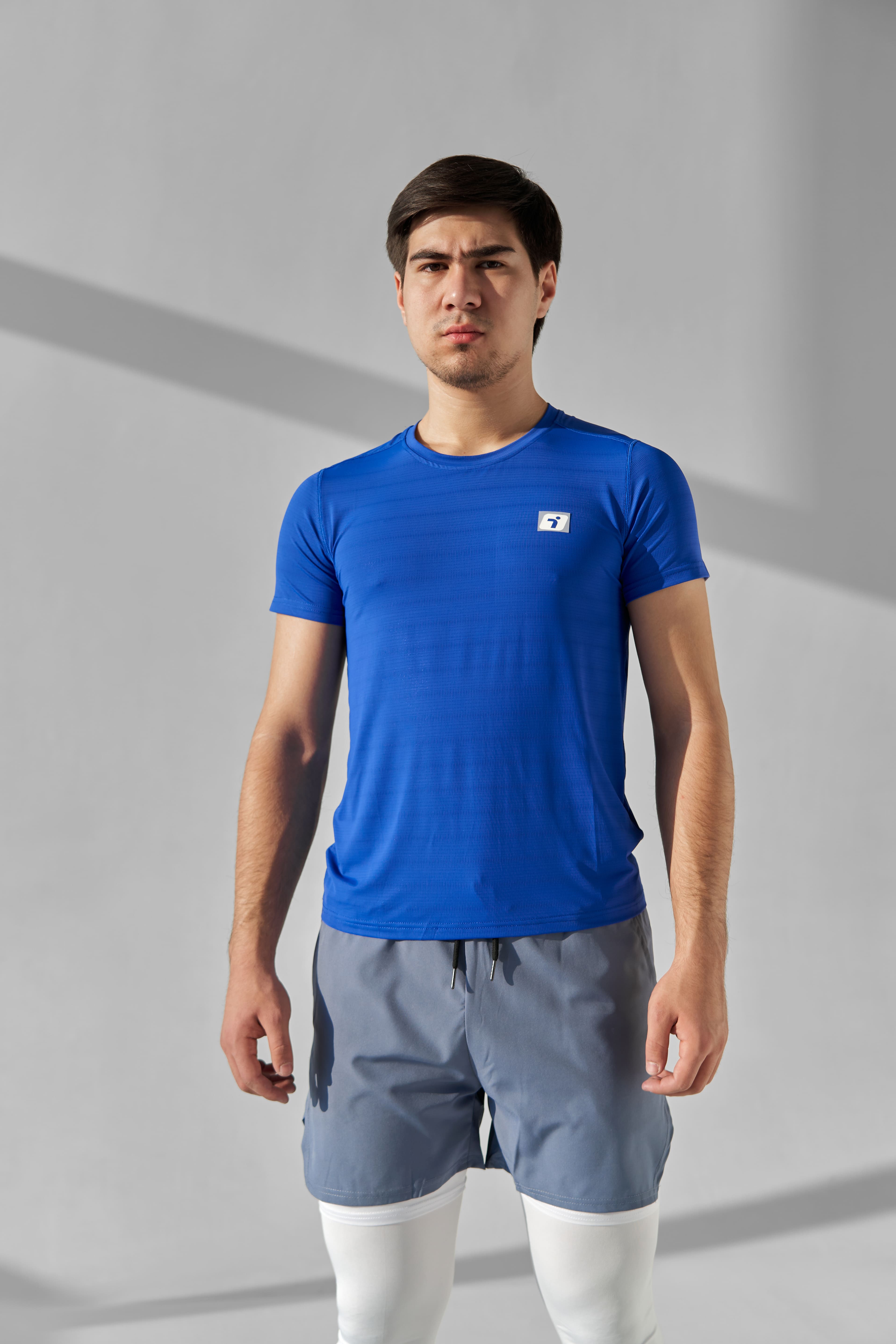 Erkaklar uchun Indeed fitnes futbolkasi