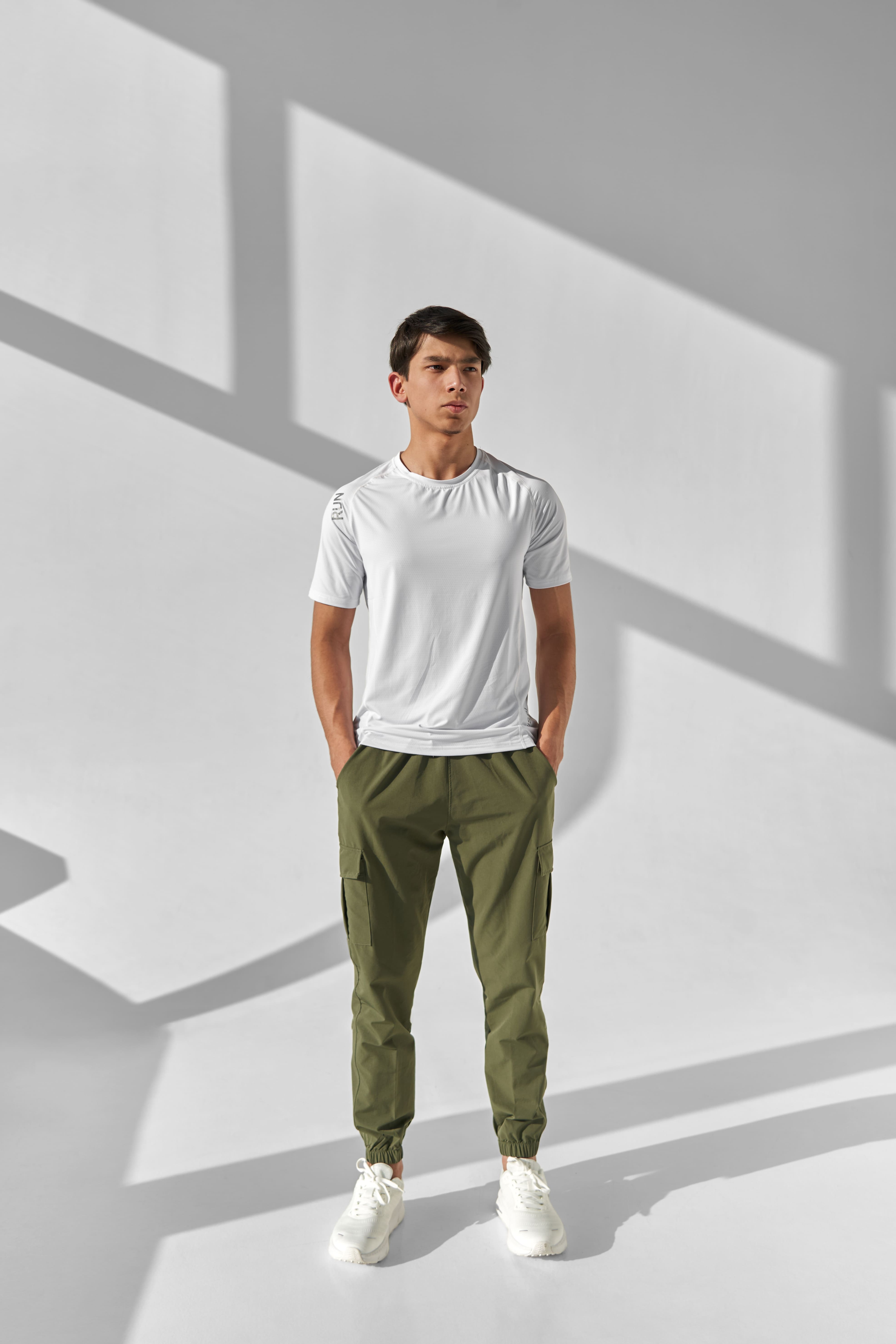 Erkaklar uchun Run fitnes futbolkasi