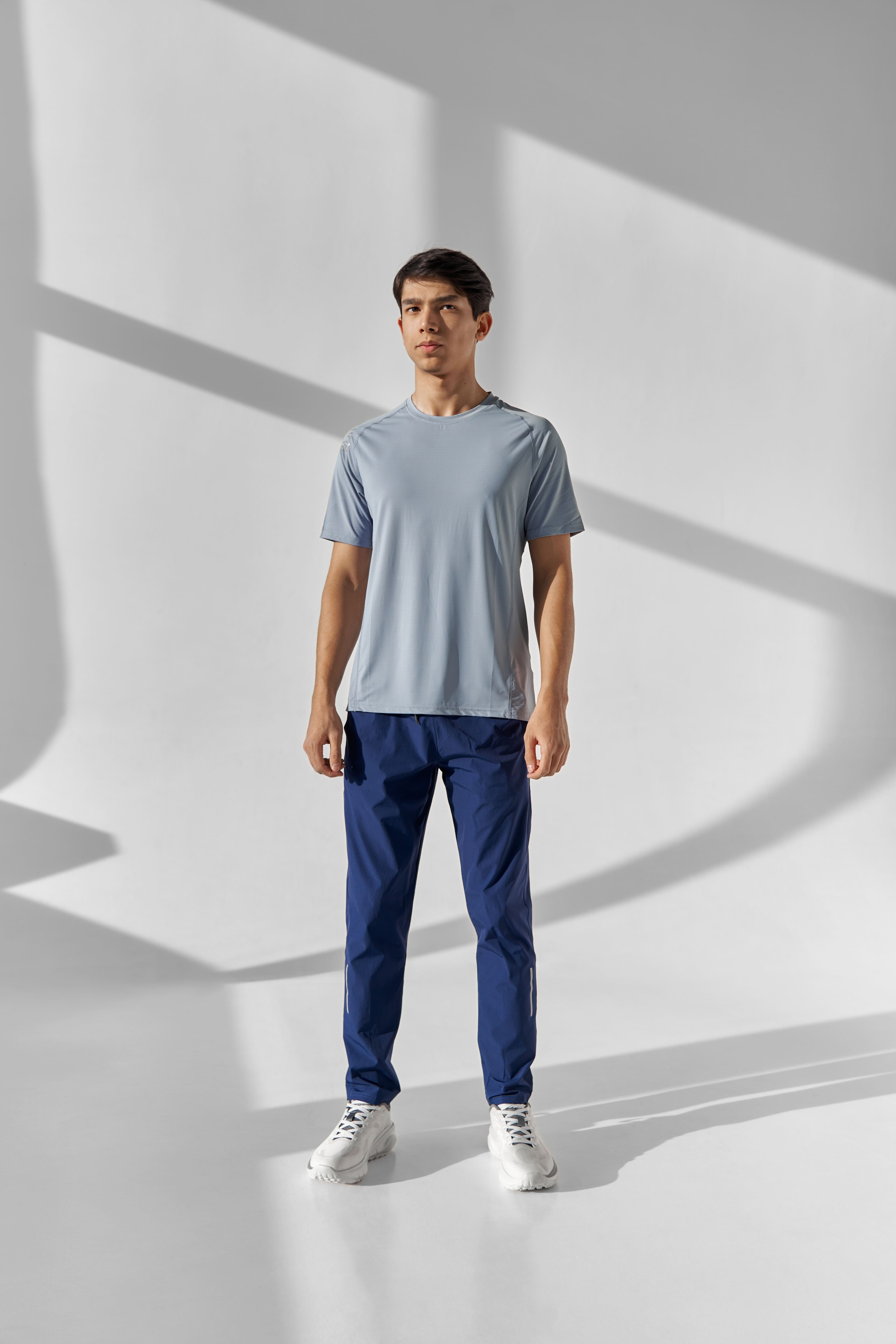 Erkaklar uchun Run fitnes futbolkasi